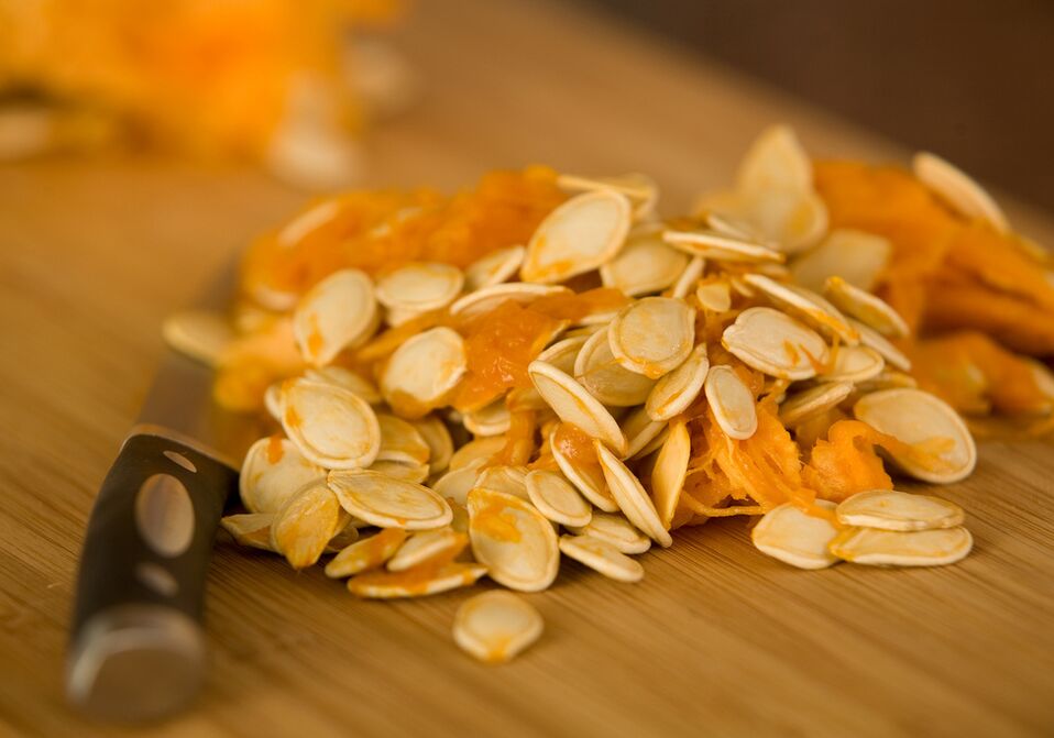 Preparation of a remedy for prostatitis based on pumpkin seeds. 