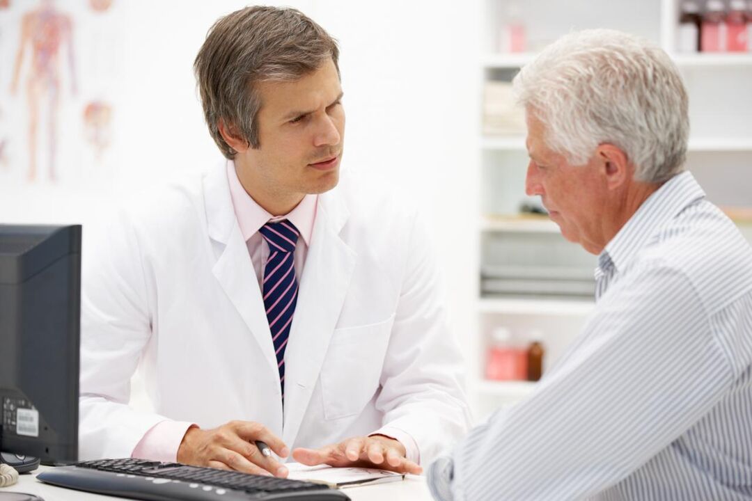 The doctor prescribes prostatitis medications to the patient.